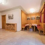 Haus Alpenkoenig Stubaier Gletscher
