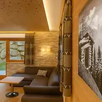 Haus Alpenkoenig Stubaier Gletscher Apartment *