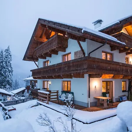 Haus Alpenkoenig Luxury Living Close To Stubai Glacier Apartamento *